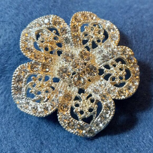 Rhinestone with Filigree Silver Tone Metal Brooch Cottagecore Grandmacore - Picture 1 of 5